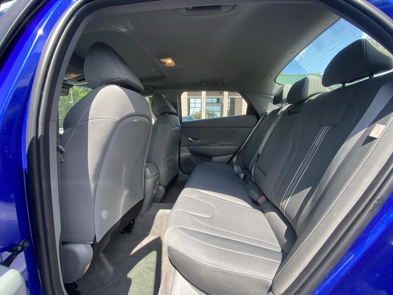 Hyundai Elantra SEL Convenience IVT 2025
