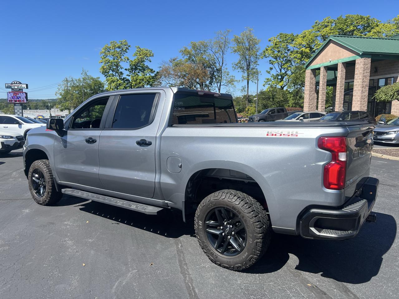 Chevrolet Silverado 1500 4WD Crew Cab 147" LT Trail Boss 2021