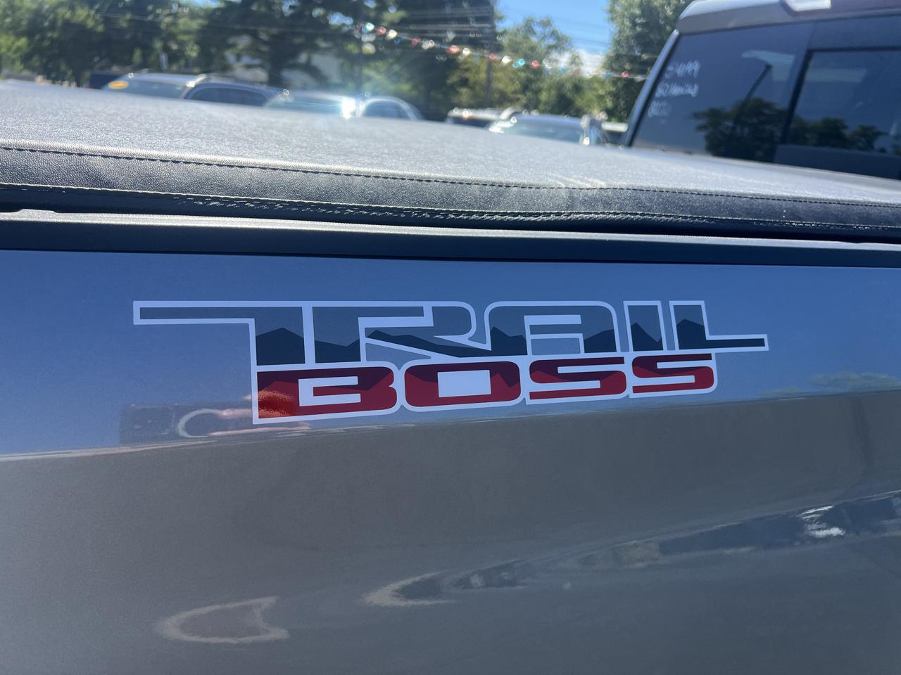 Chevrolet Silverado 1500 4WD Crew Cab 147" LT Trail Boss 2021