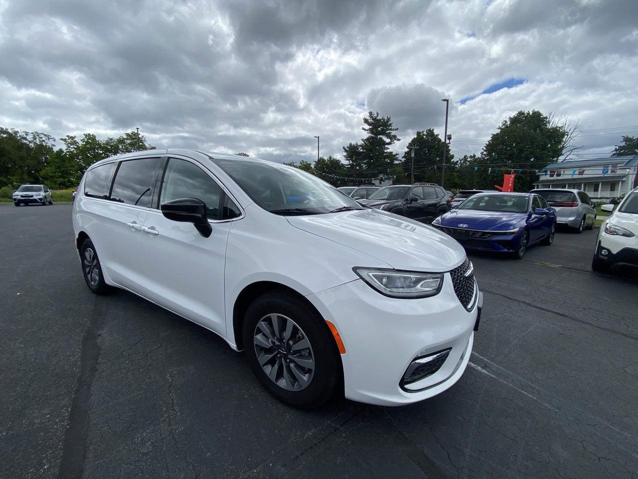 Chrysler Pacifica Hybrid Select FWD 2024
