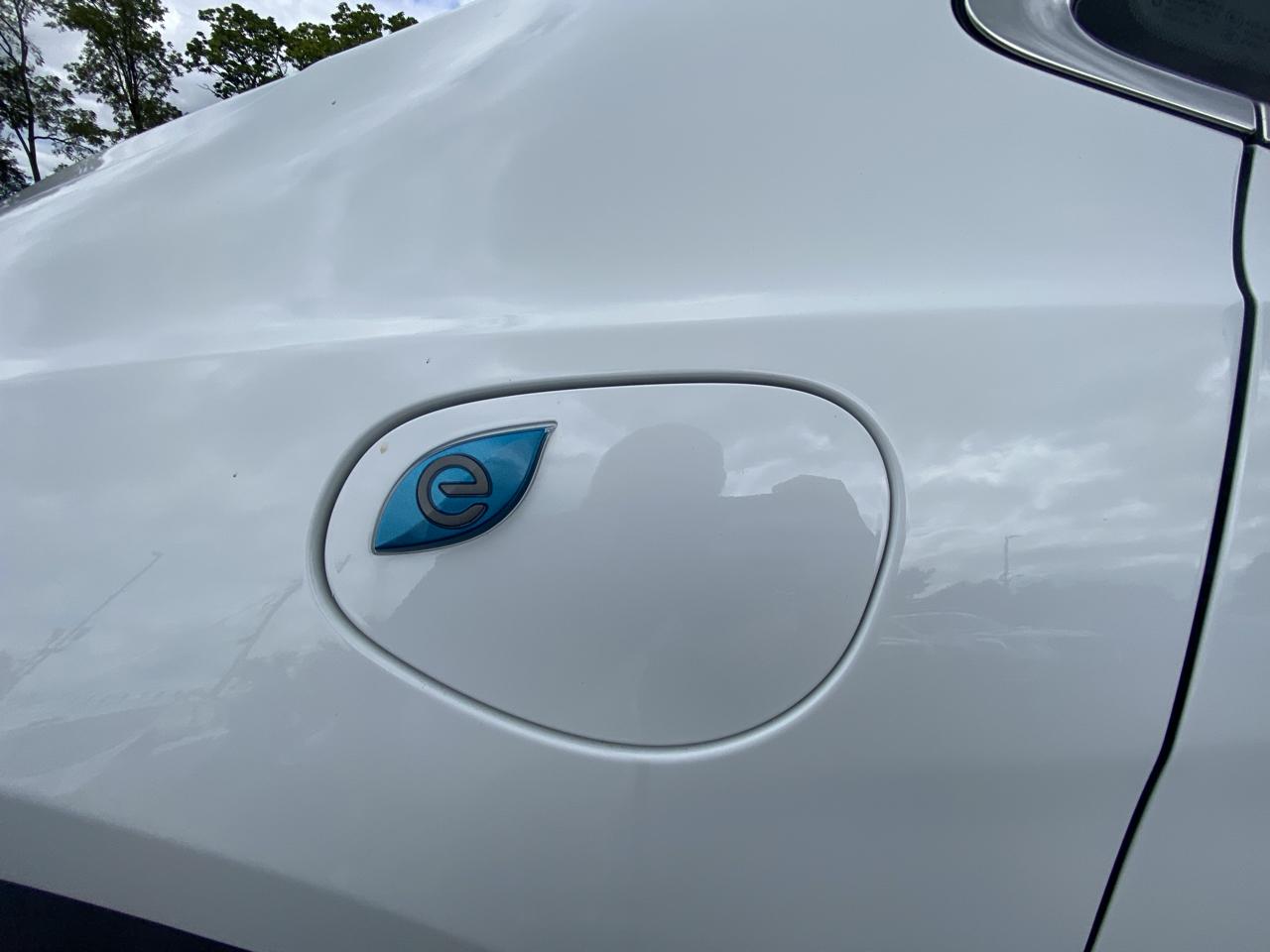 Chrysler Pacifica Hybrid Select FWD 2024