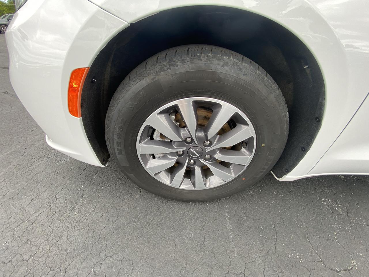 Chrysler Pacifica Hybrid Select FWD 2024
