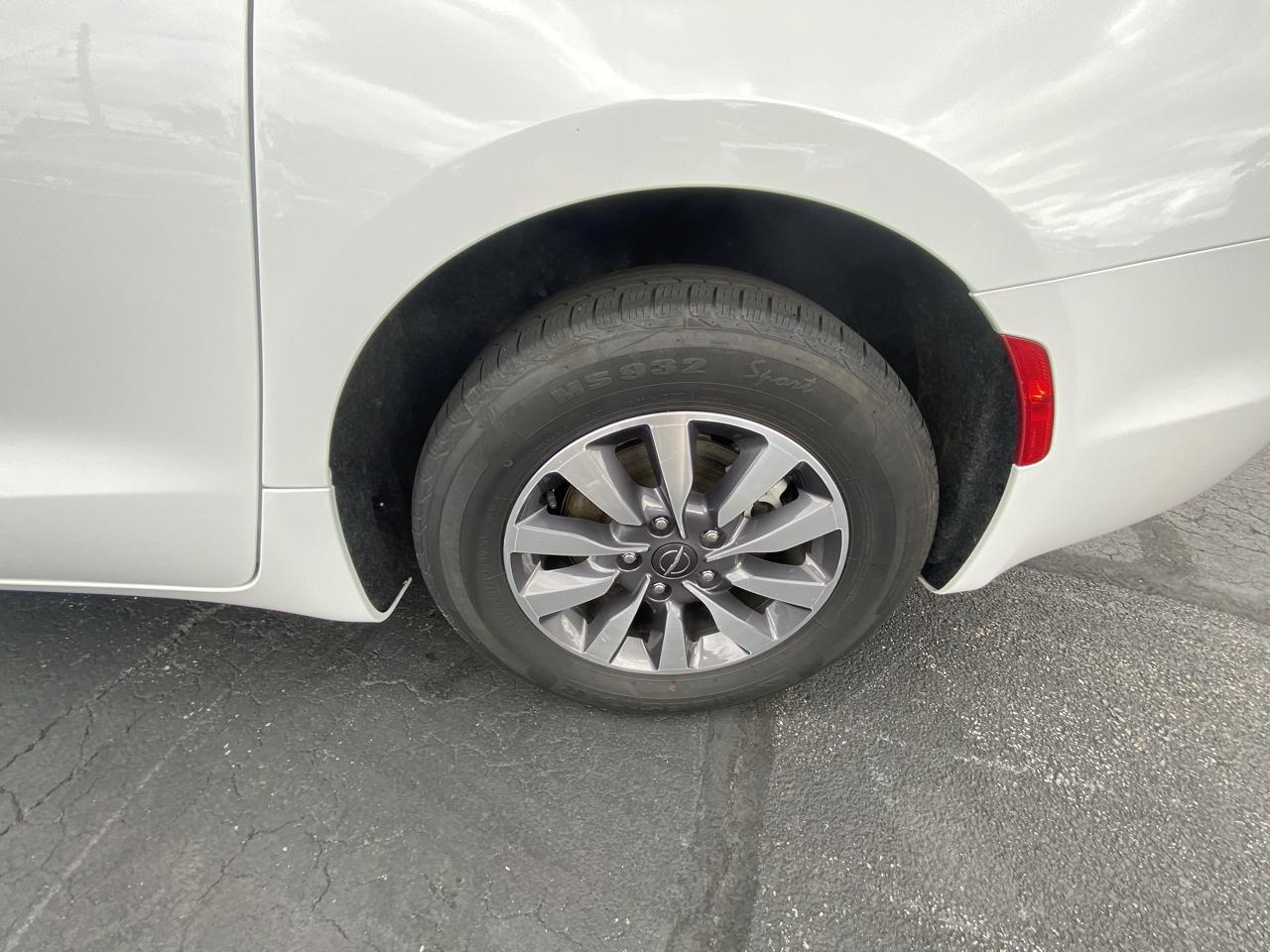 Chrysler Pacifica Hybrid Select FWD 2024