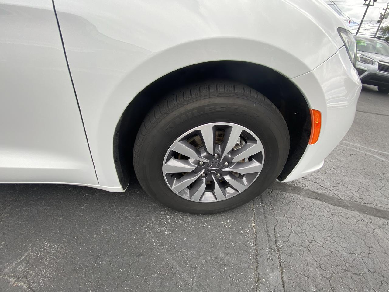 Chrysler Pacifica Hybrid Select FWD 2024