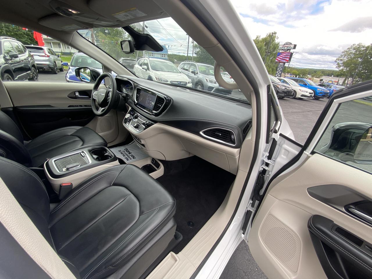 Chrysler Pacifica Hybrid Select FWD 2024