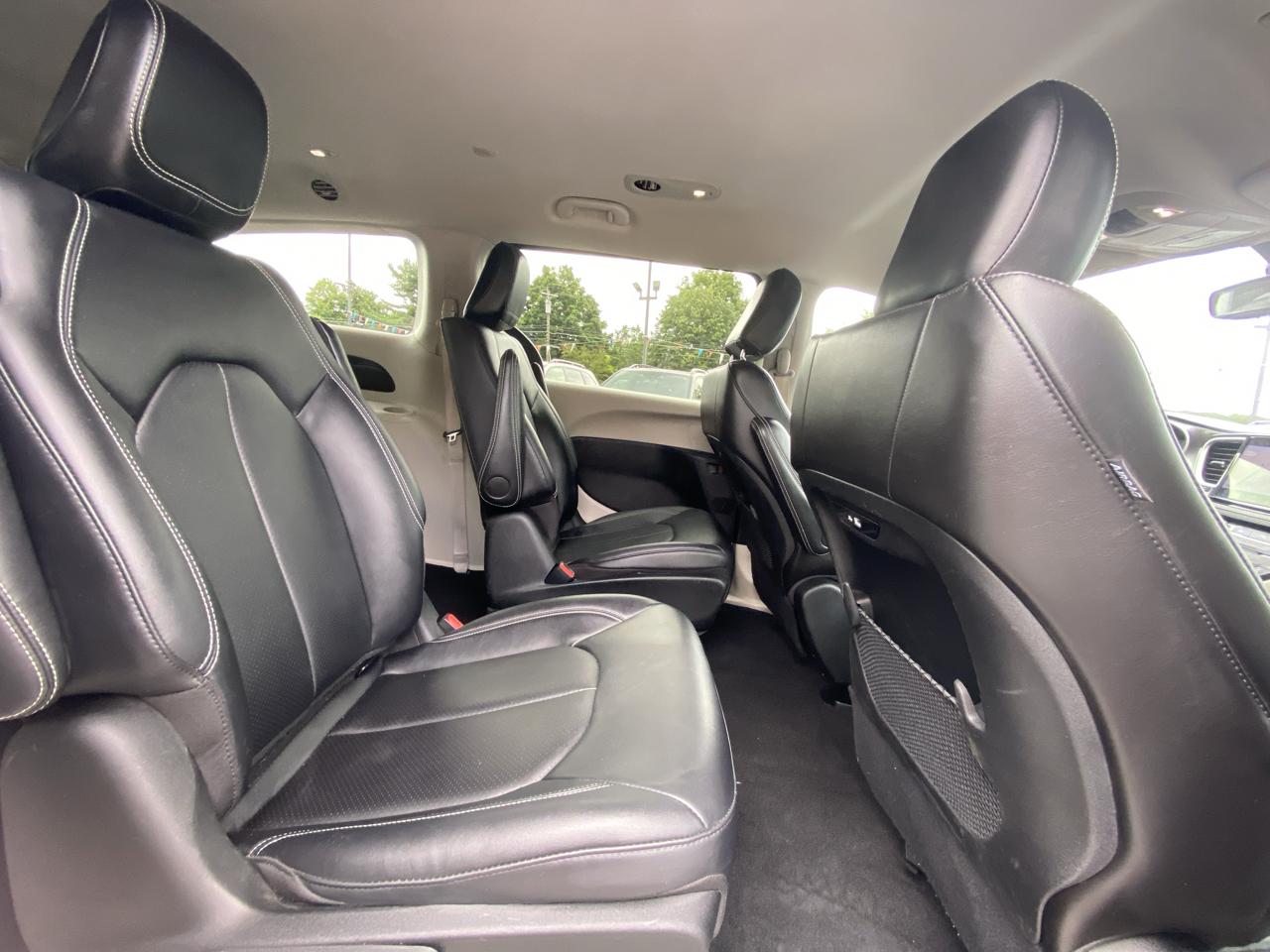 Chrysler Pacifica Hybrid Select FWD 2024