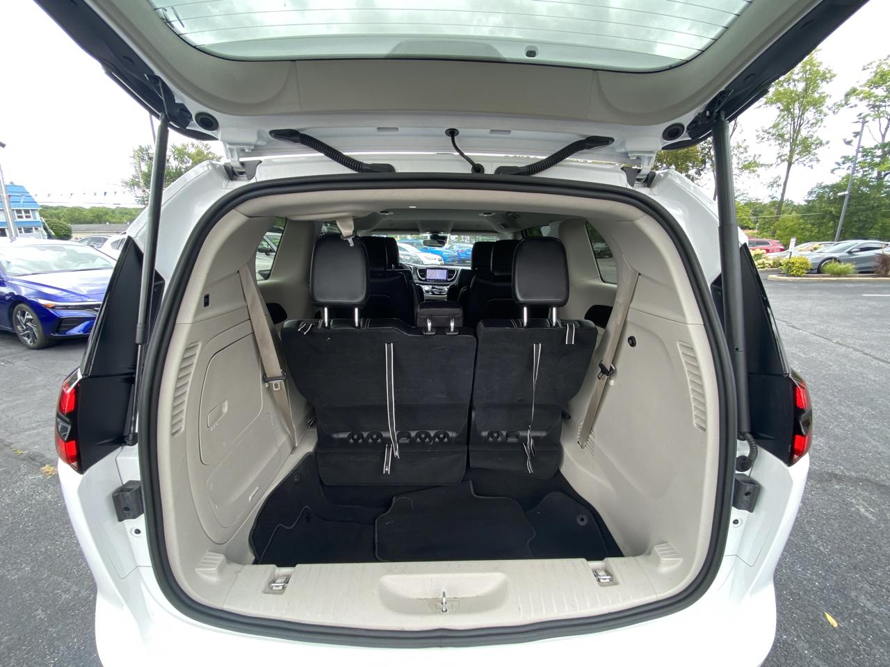 Chrysler Pacifica Hybrid Select FWD 2024