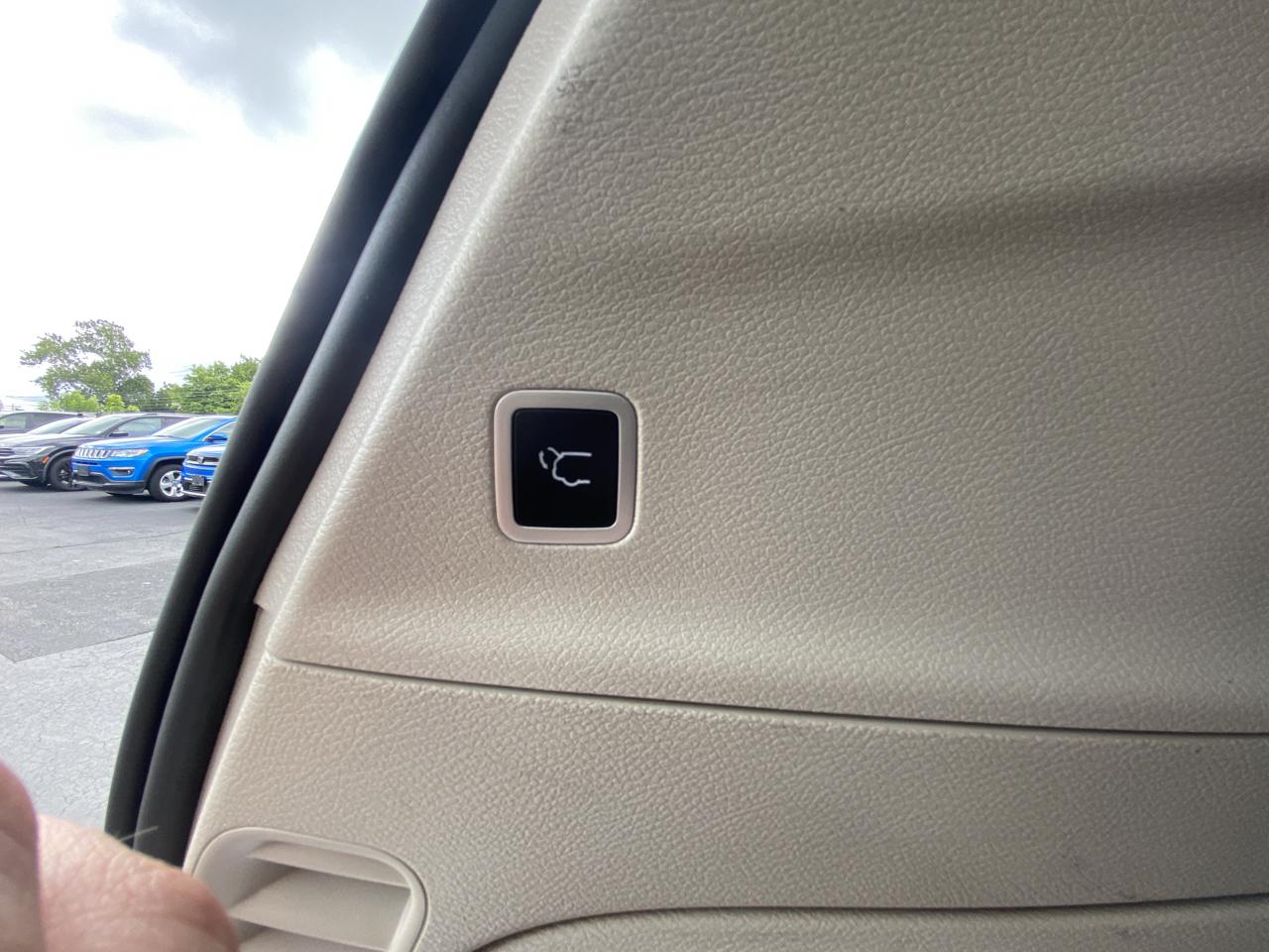 Chrysler Pacifica Hybrid Select FWD 2024