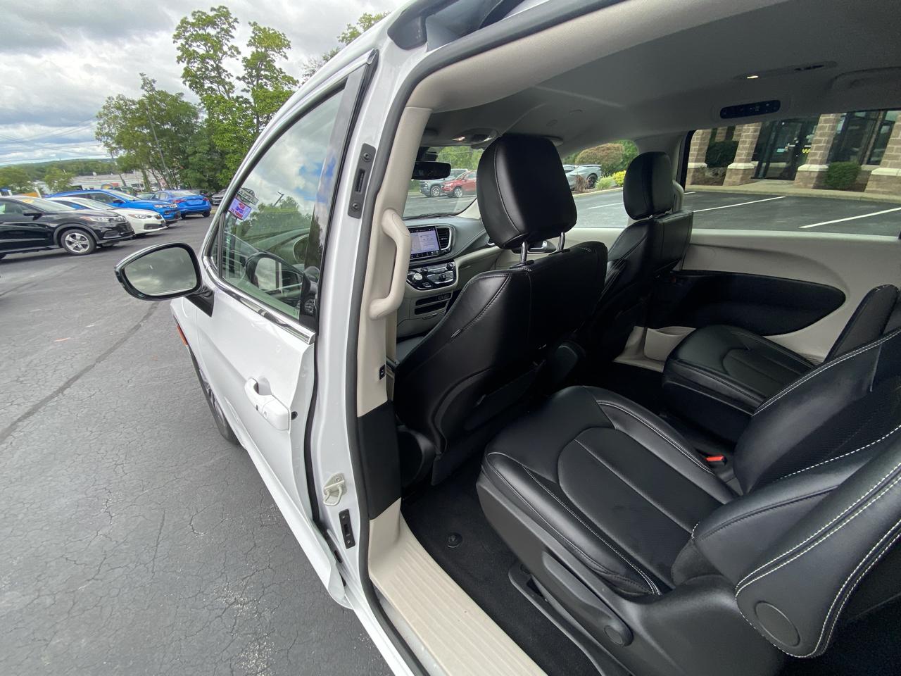 Chrysler Pacifica Hybrid Select FWD 2024