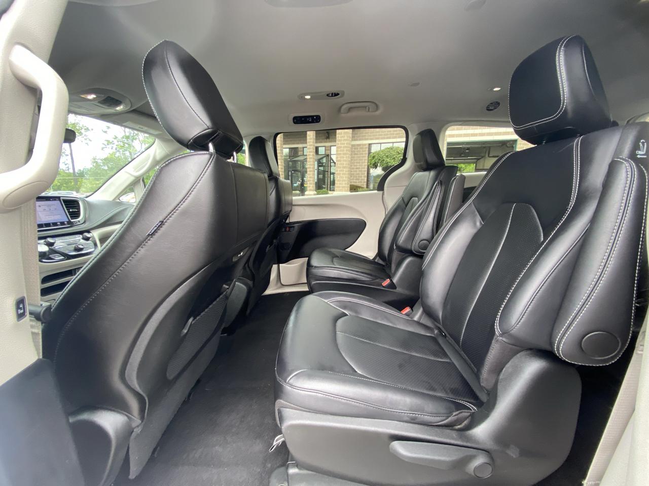 Chrysler Pacifica Hybrid Select FWD 2024