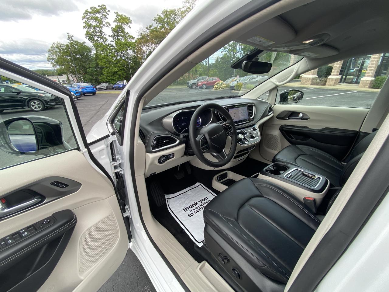 Chrysler Pacifica Hybrid Select FWD 2024