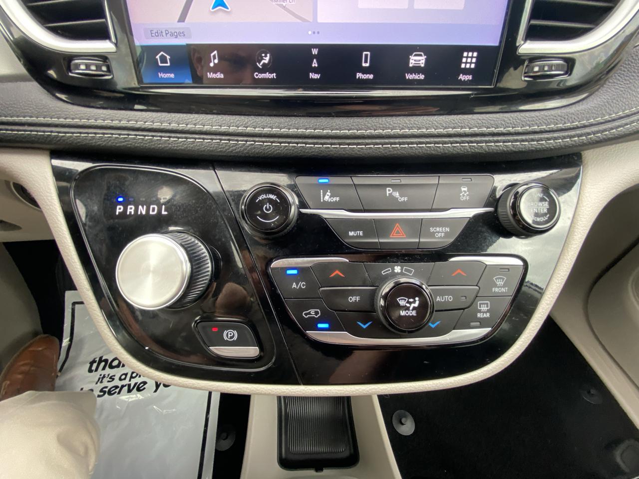 Chrysler Pacifica Hybrid Select FWD 2024