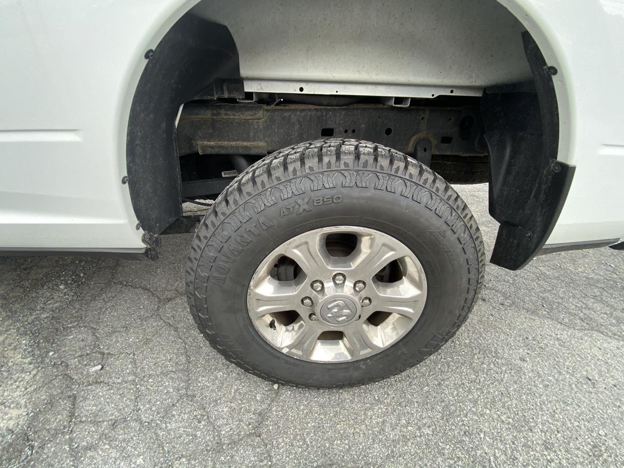 RAM 2500 Big Horn 4x4 Crew Cab 8' Box 2023