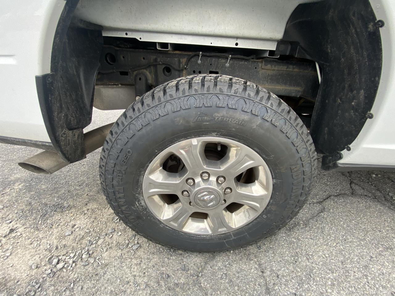 RAM 2500 Big Horn 4x4 Crew Cab 8' Box 2023
