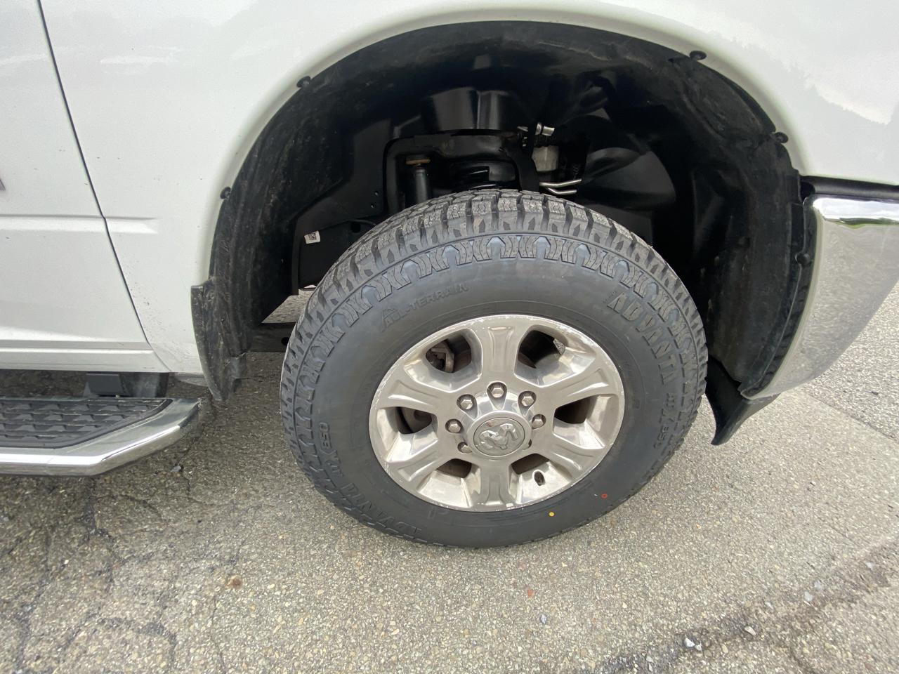 RAM 2500 Big Horn 4x4 Crew Cab 8' Box 2023