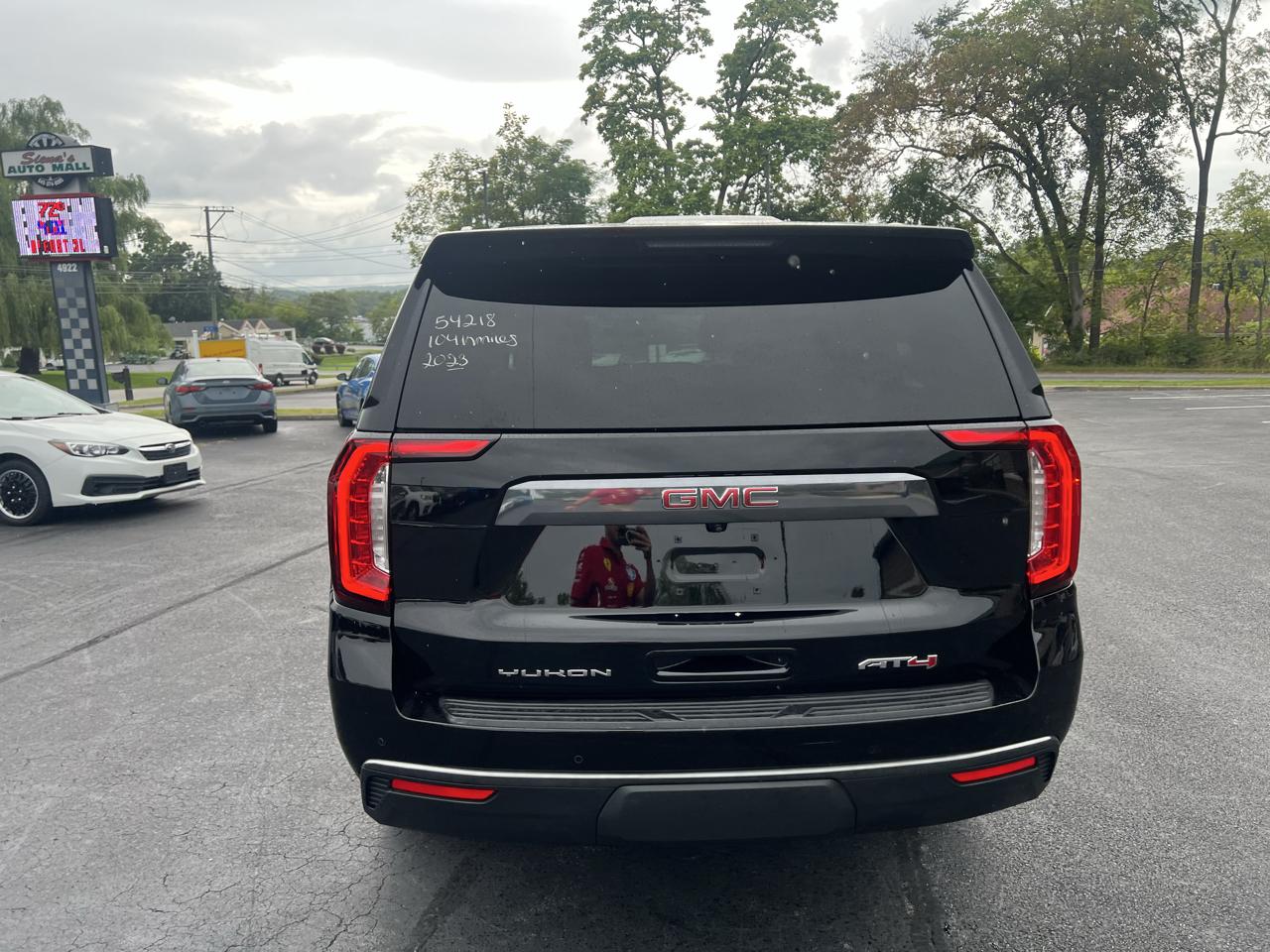 GMC Yukon XL 4WD 4dr AT4 2023