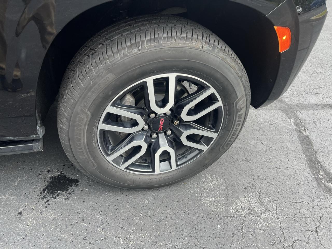 GMC Yukon XL 4WD 4dr AT4 2023