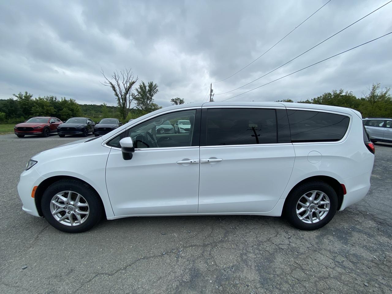 Chrysler Pacifica Touring L FWD 2023