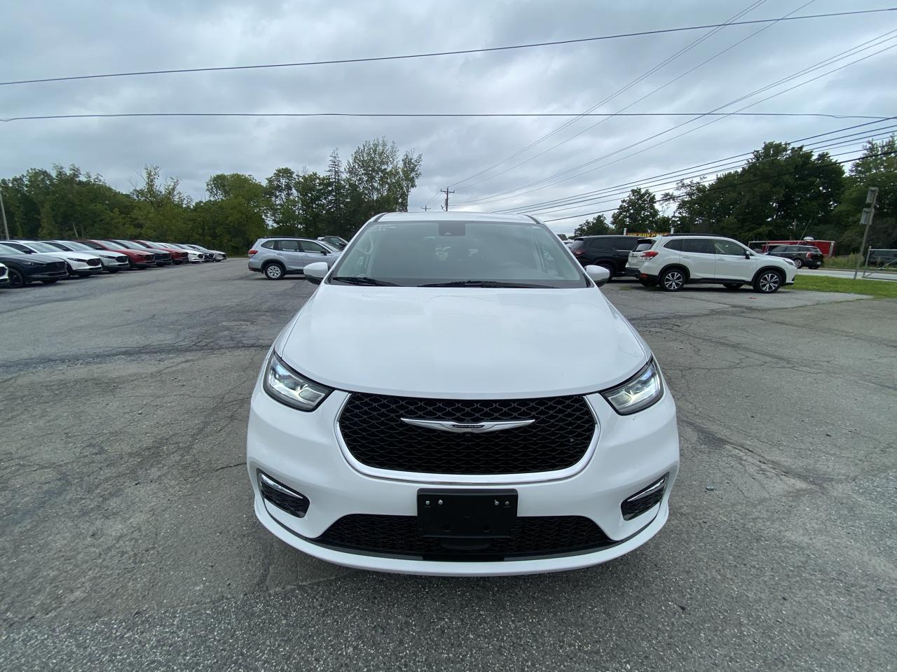Chrysler Pacifica Touring L FWD 2023