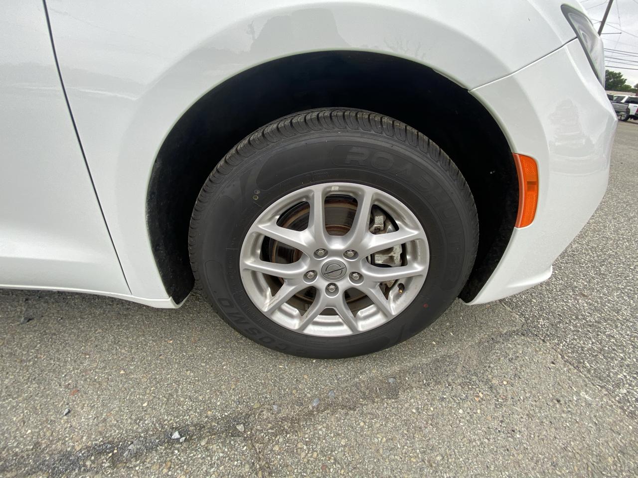 Chrysler Pacifica Touring L FWD 2023