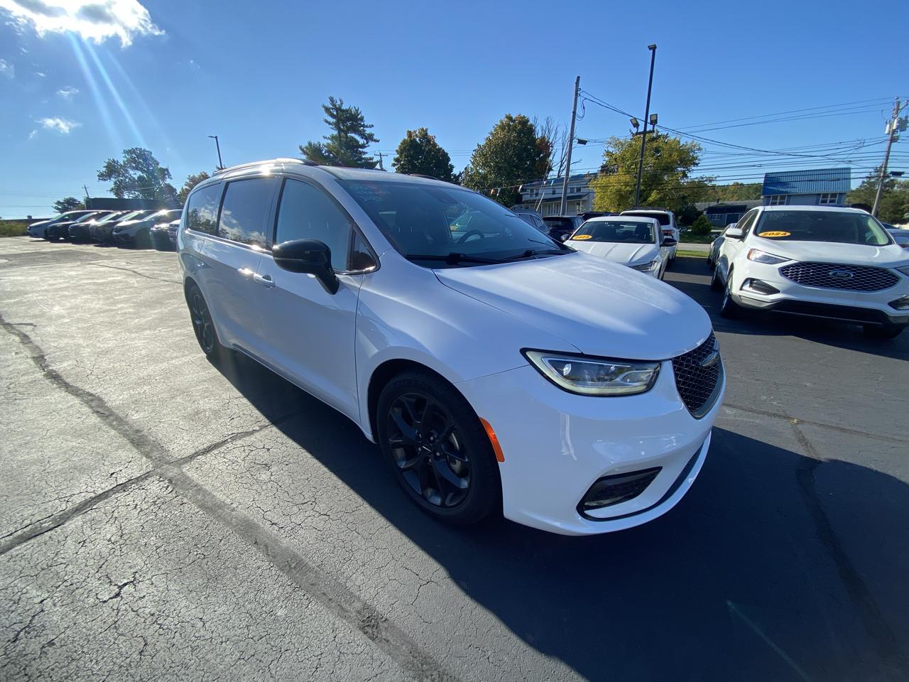 Chrysler Pacifica Limited FWD 2025