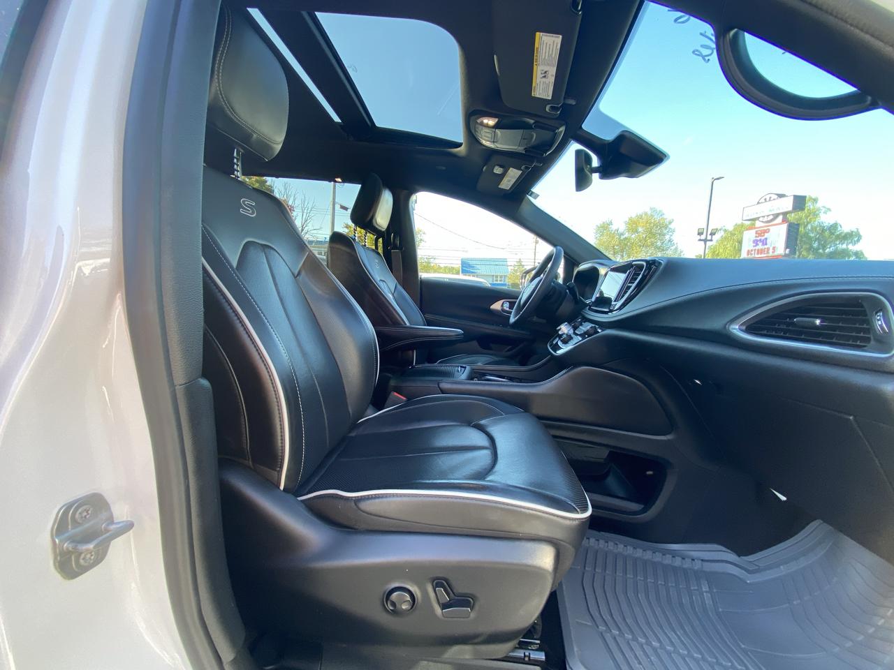 Chrysler Pacifica Limited FWD 2025
