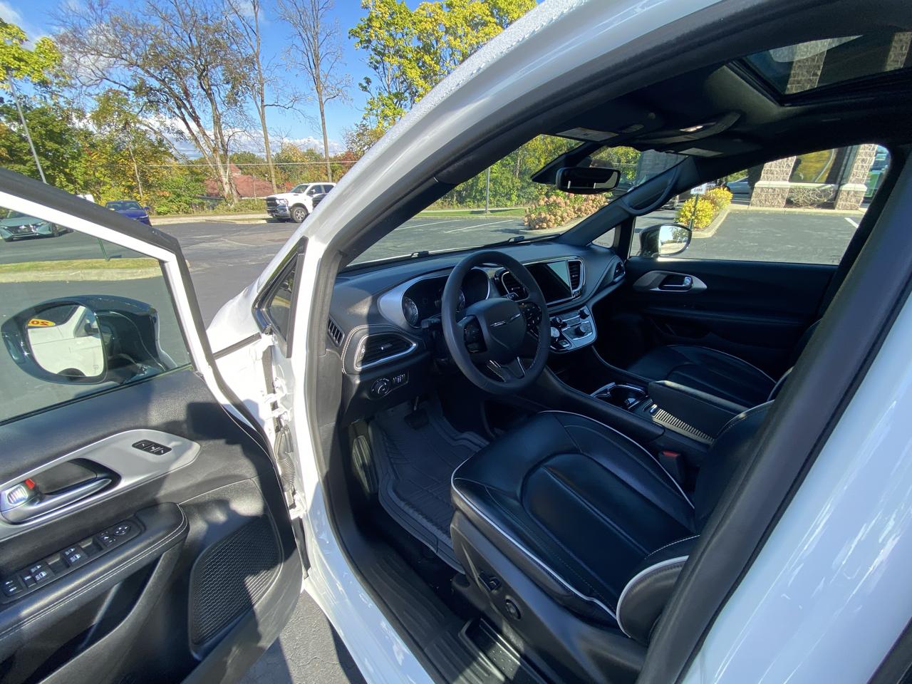 Chrysler Pacifica Limited FWD 2025