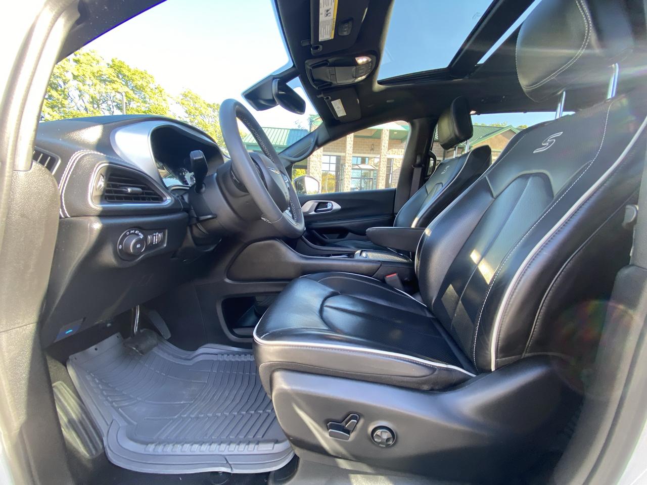 Chrysler Pacifica Limited FWD 2025