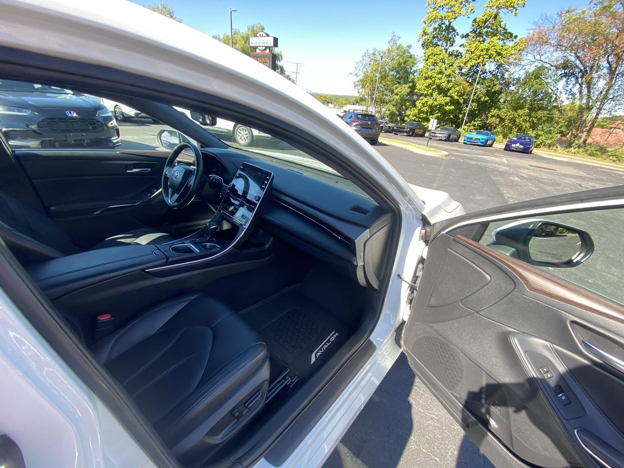 Toyota Avalon XLE (Natl) 2019