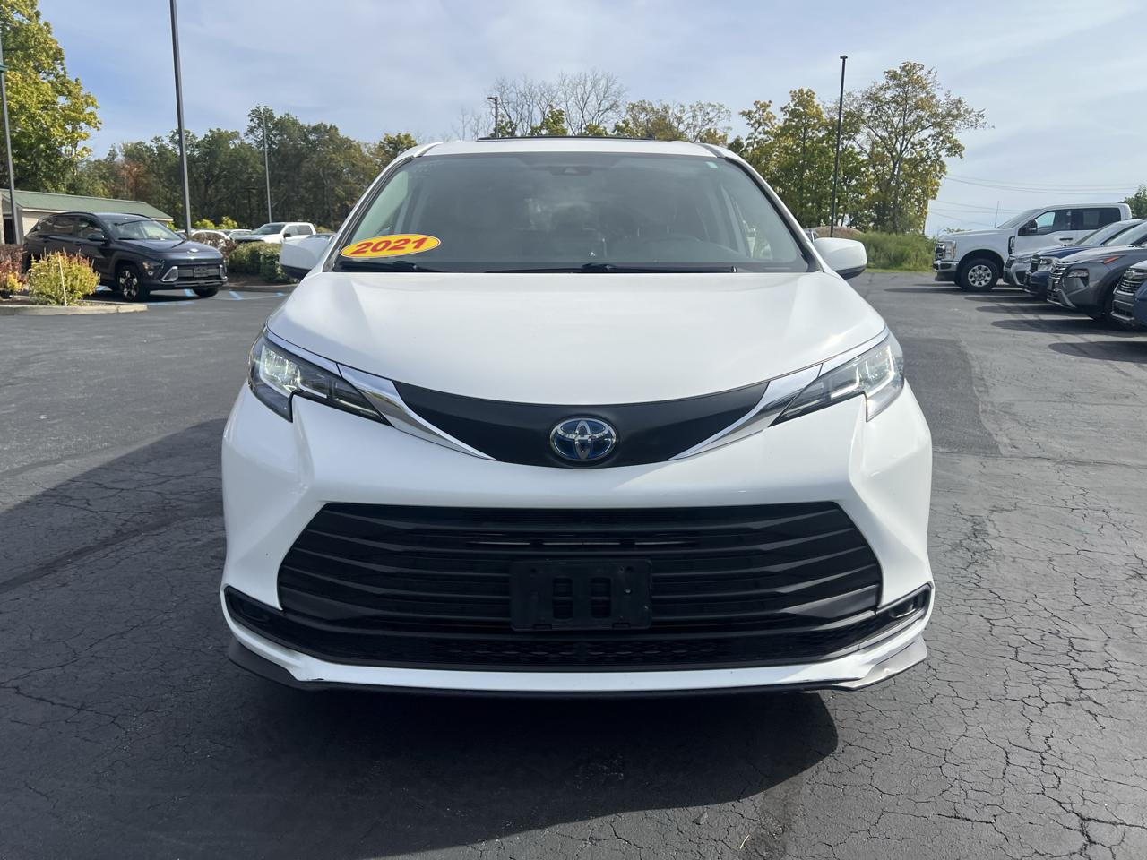 Toyota Sienna LE AWD 8-Passenger (Natl) 2021