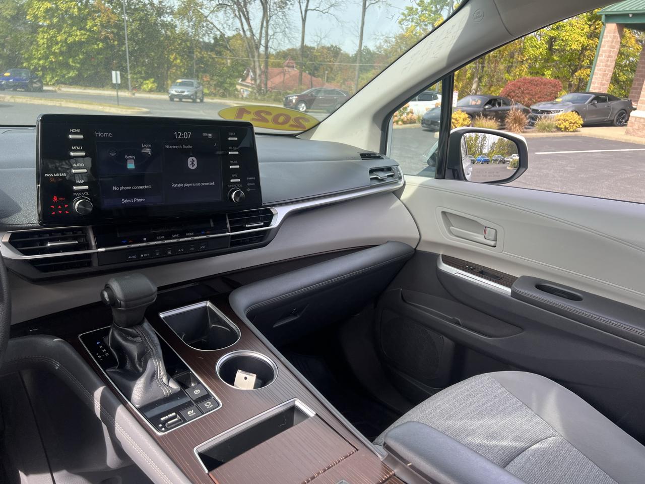 Toyota Sienna LE AWD 8-Passenger (Natl) 2021