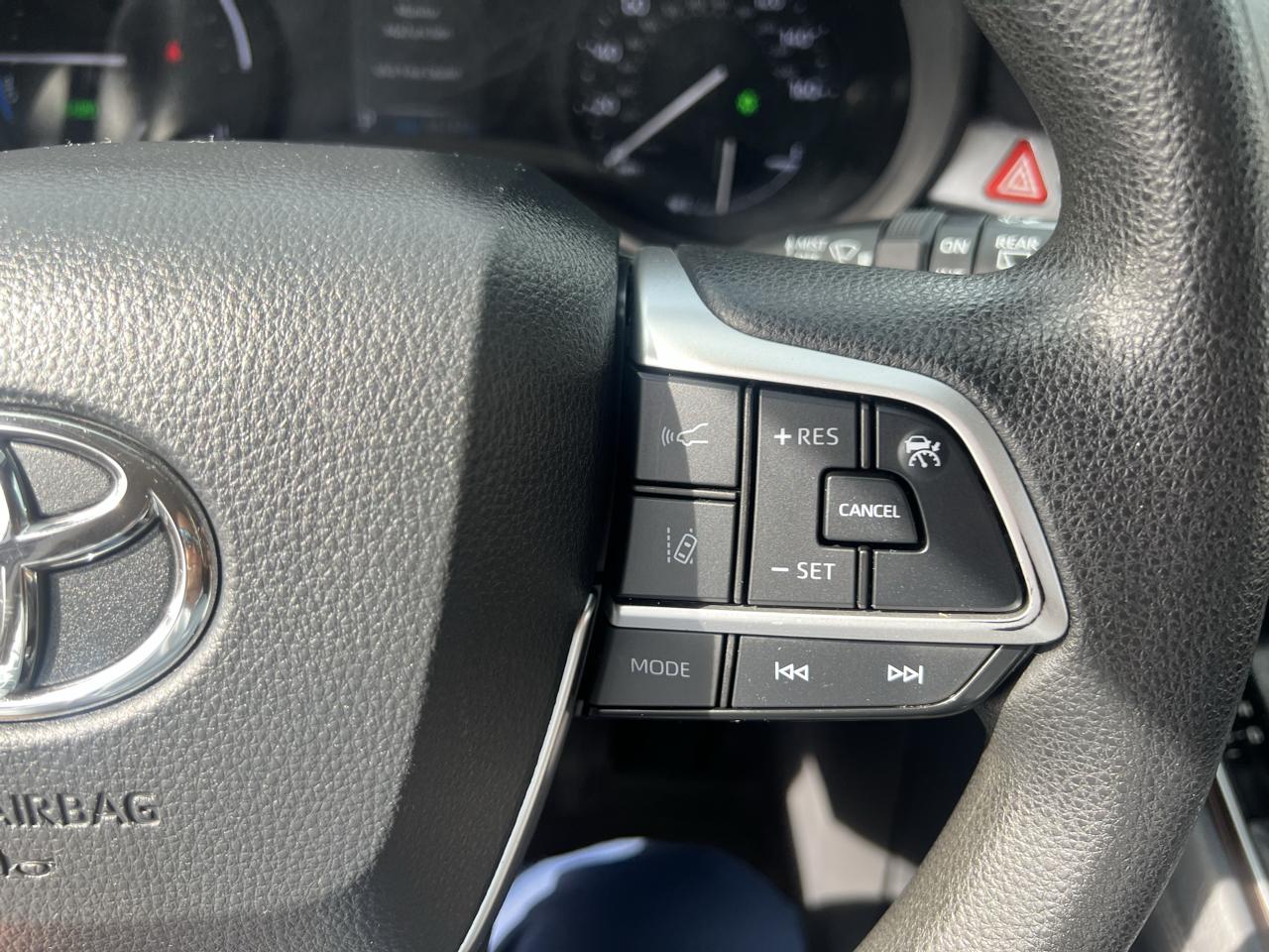 Toyota Sienna LE AWD 8-Passenger (Natl) 2021