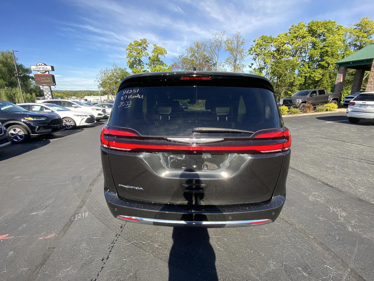 Chrysler Pacifica Touring L FWD 2023