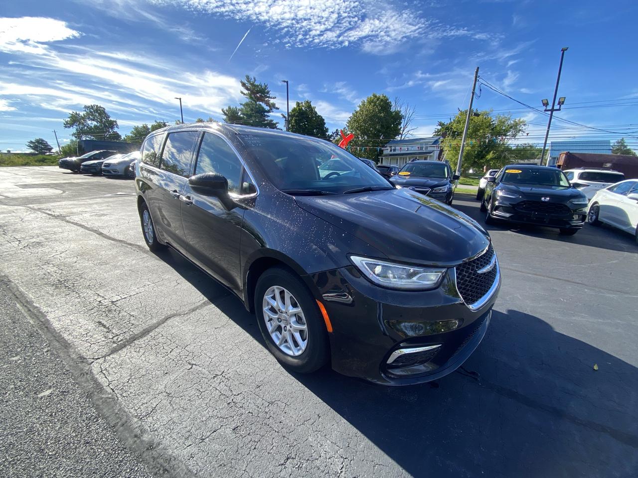 Chrysler Pacifica Touring L FWD 2023