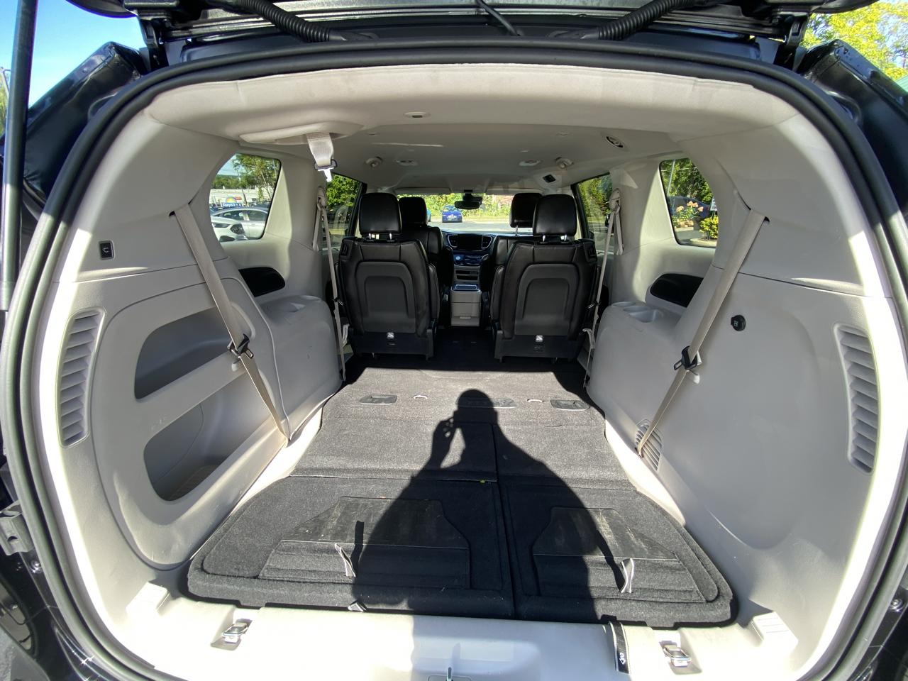 Chrysler Pacifica Touring L FWD 2023