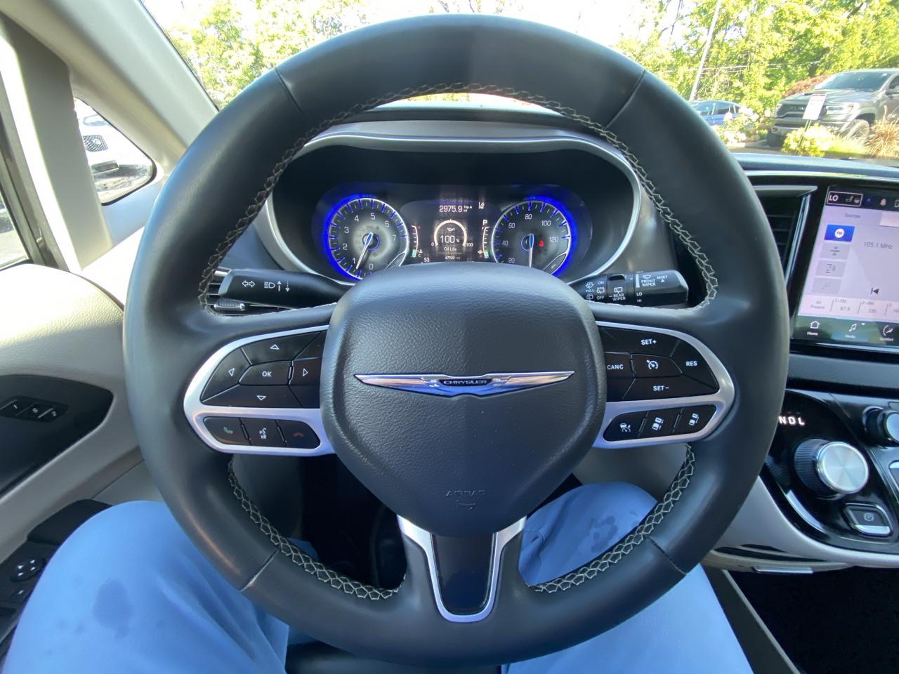 Chrysler Pacifica Touring L FWD 2023
