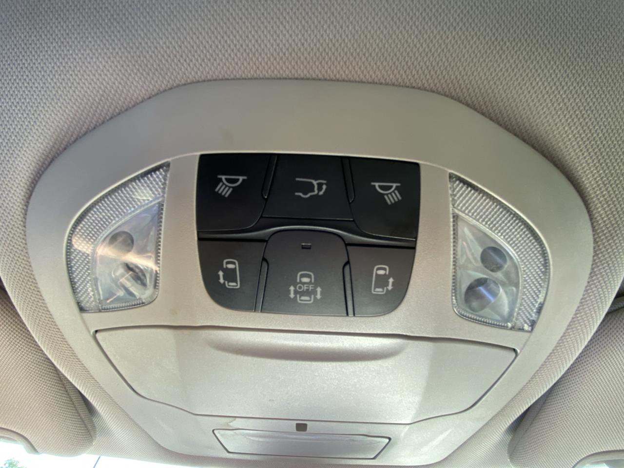 Chrysler Pacifica Touring L FWD 2023