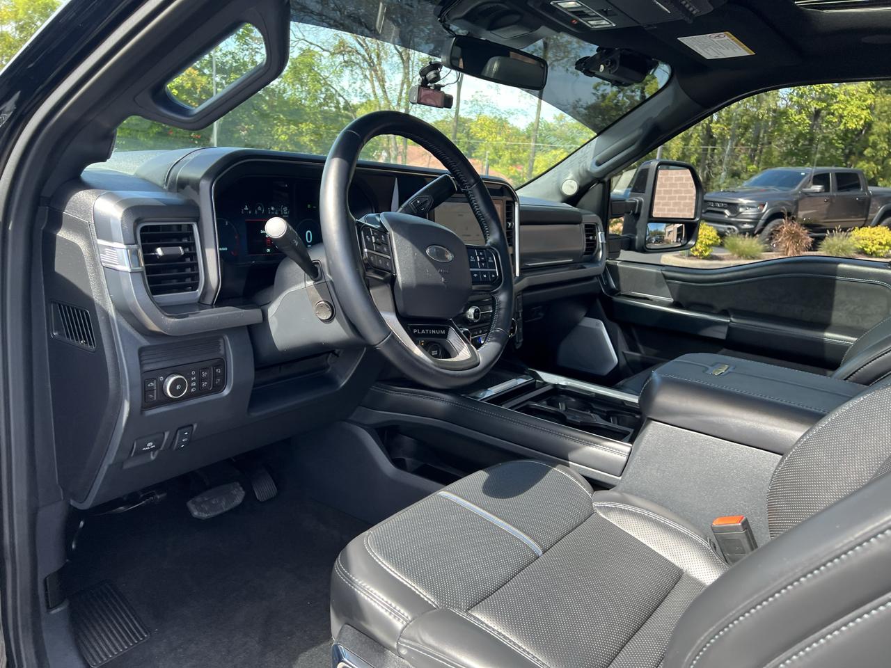 Ford Super Duty F-350 SRW Platinum 4WD Crew Cab 6.75' Box 2025