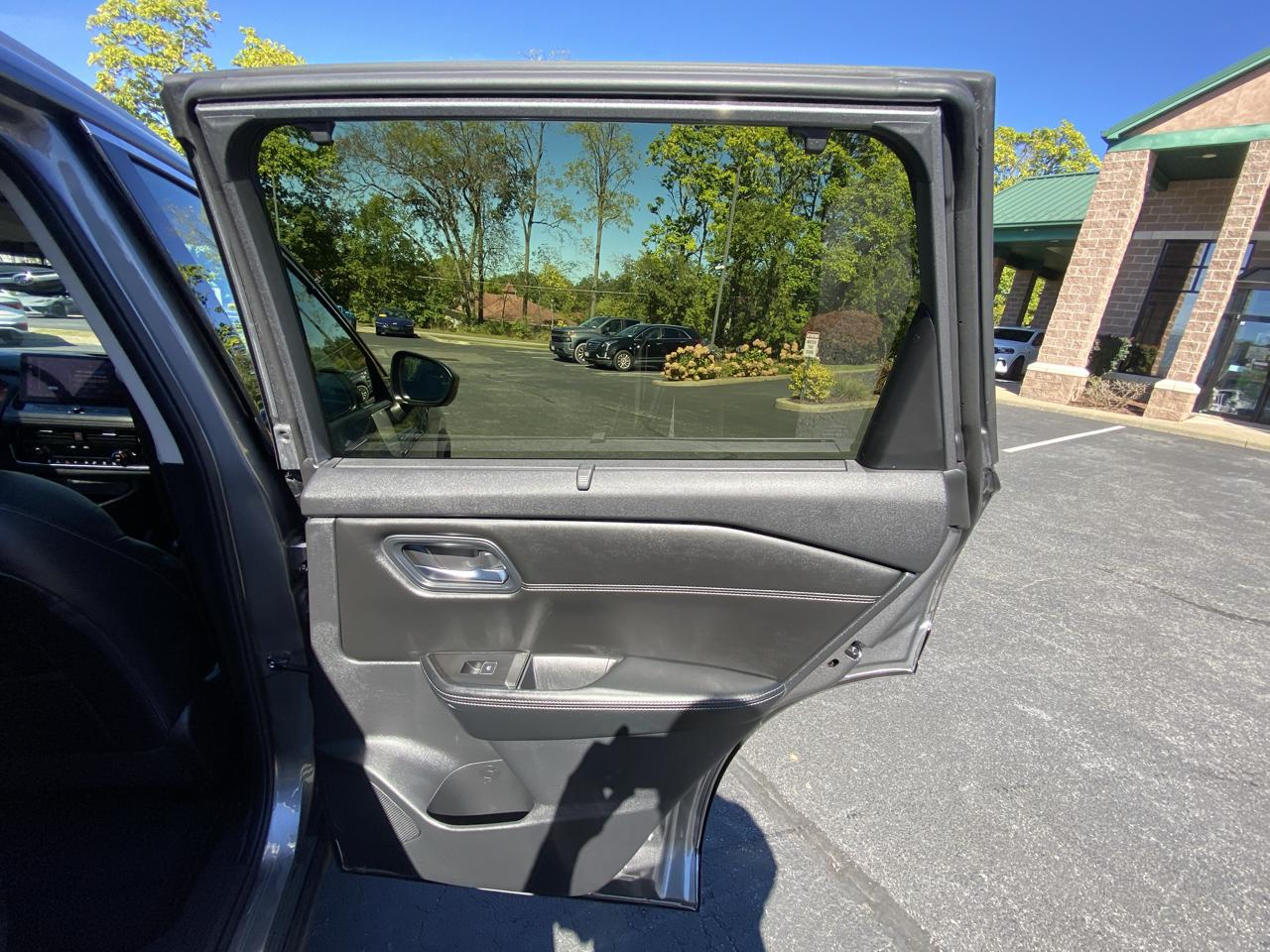 Nissan Rogue AWD SL 2025