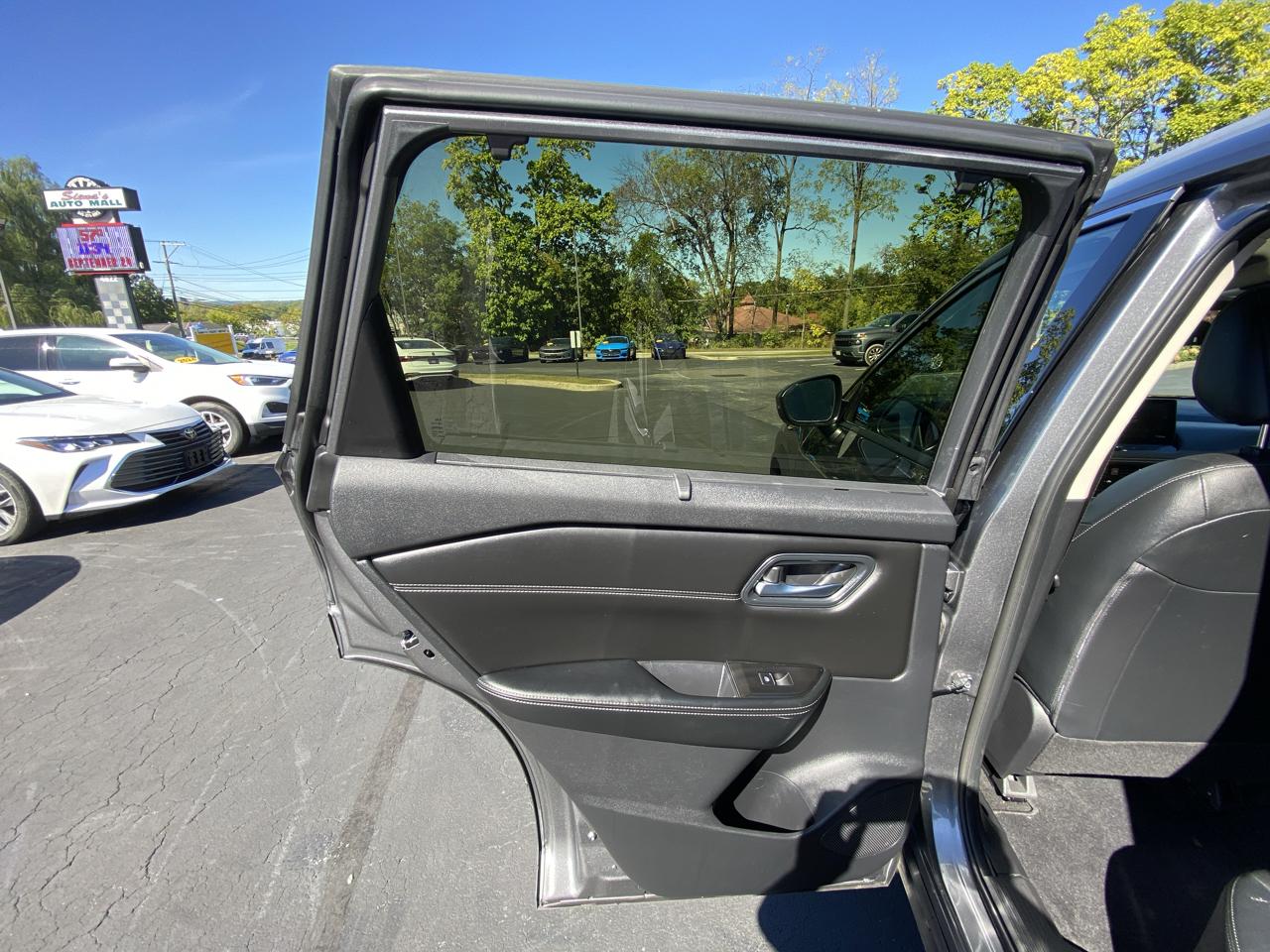 Nissan Rogue AWD SL 2025