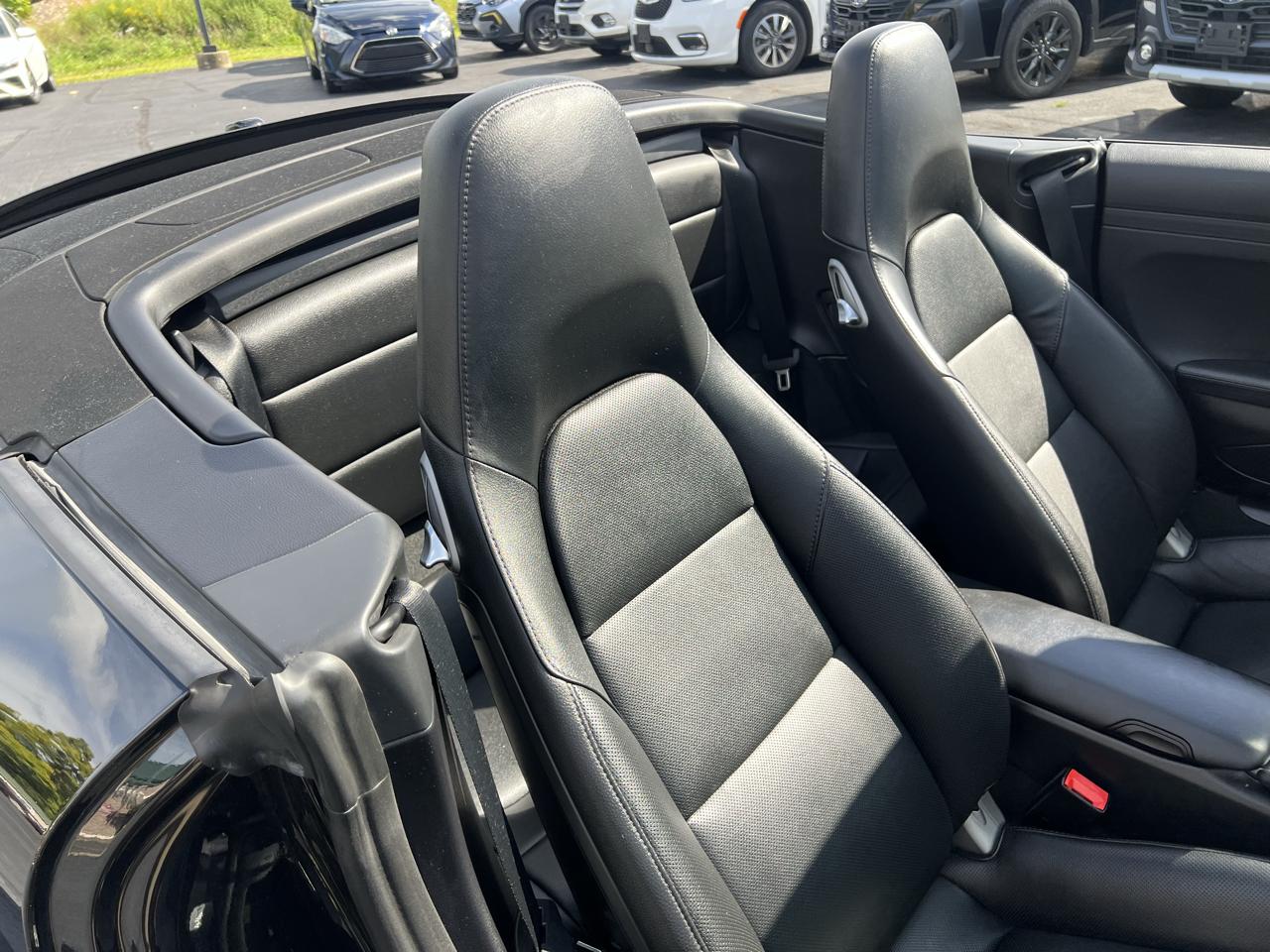 Porsche 911 2dr Cabriolet Carrera 4S 2013