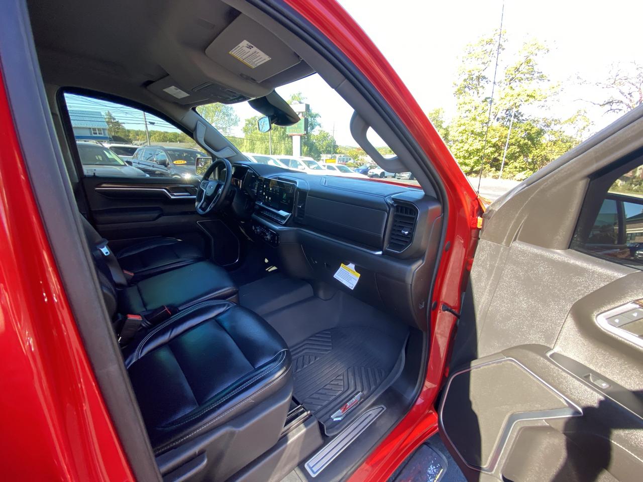 Chevrolet Silverado 1500 4WD Crew Cab 147" RST 2022