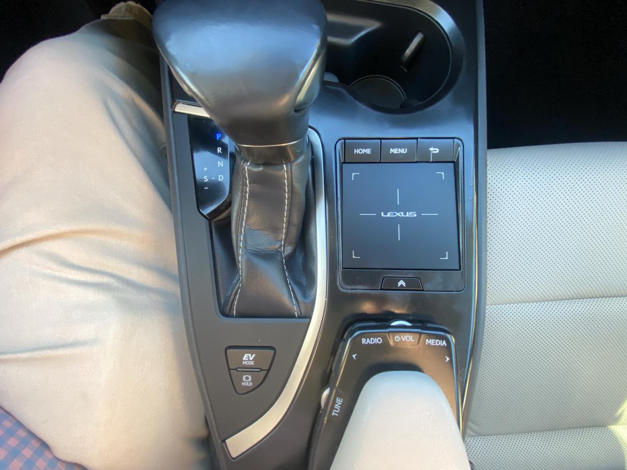 Lexus UX UX 250h AWD 2019