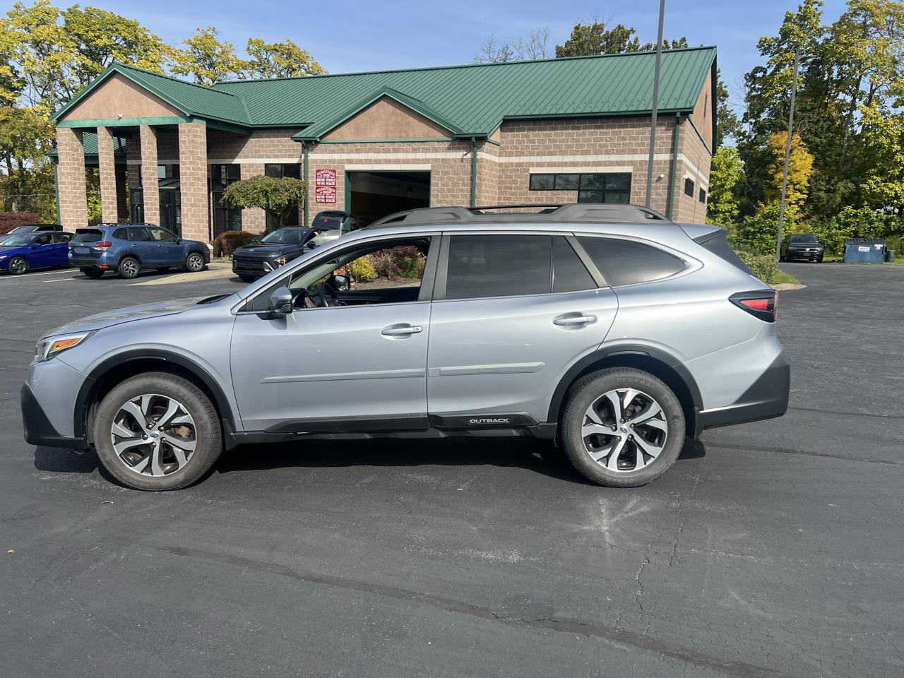 Subaru Outback Limited CVT 2021