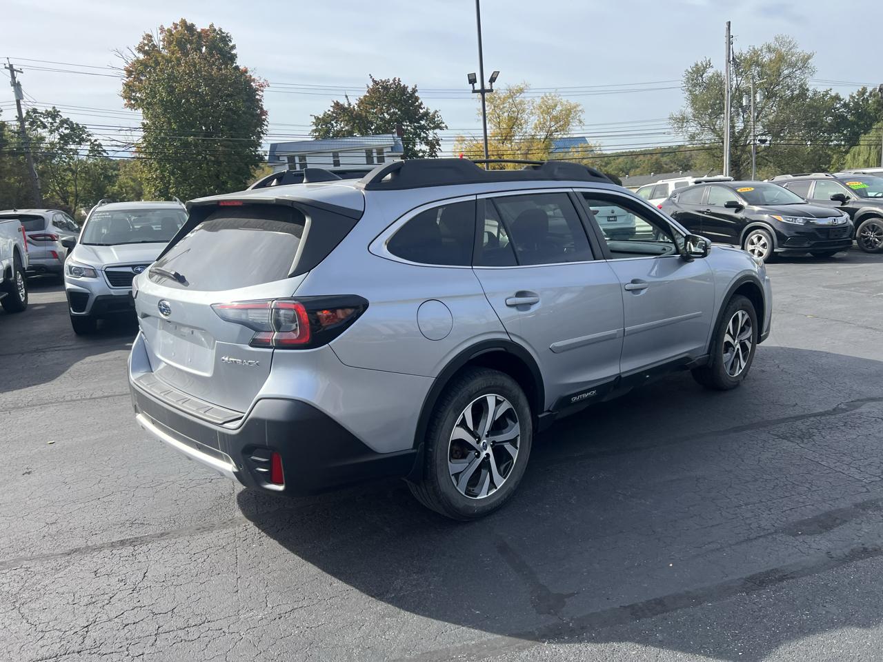 Subaru Outback Limited CVT 2021