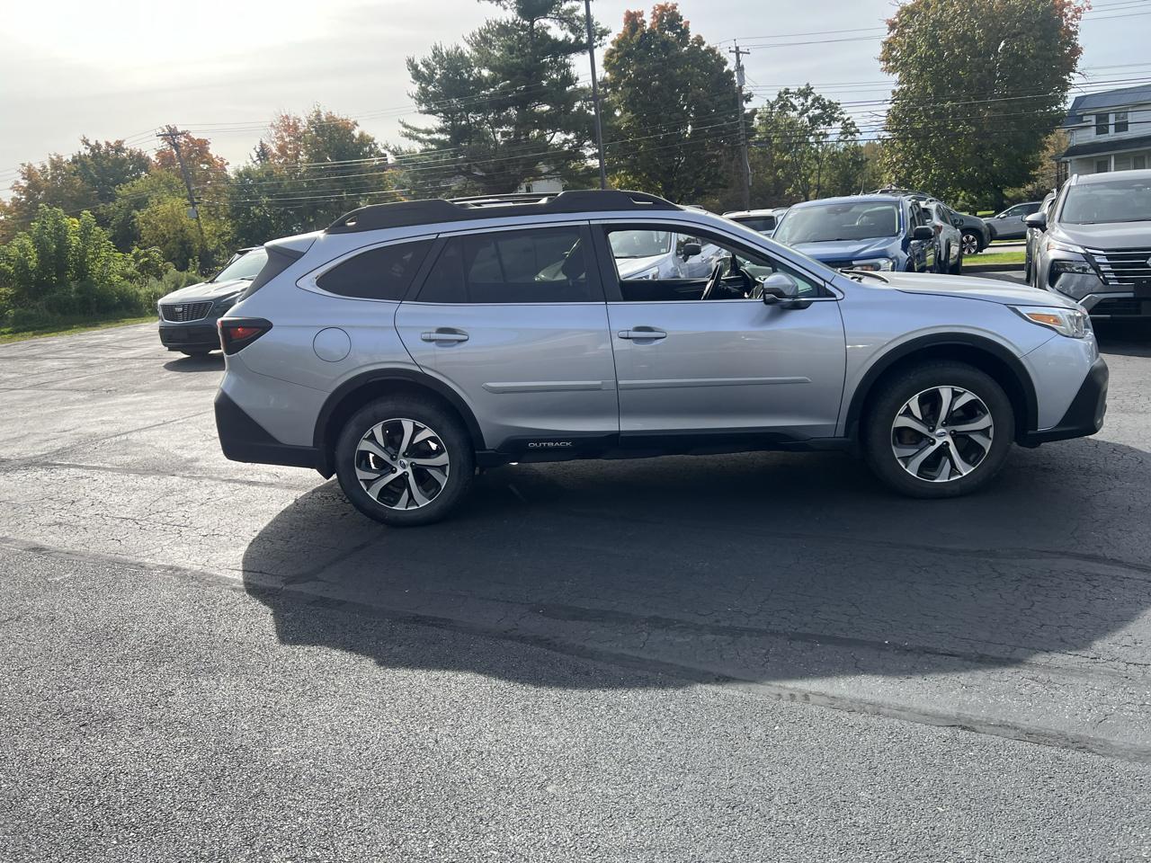Subaru Outback Limited CVT 2021
