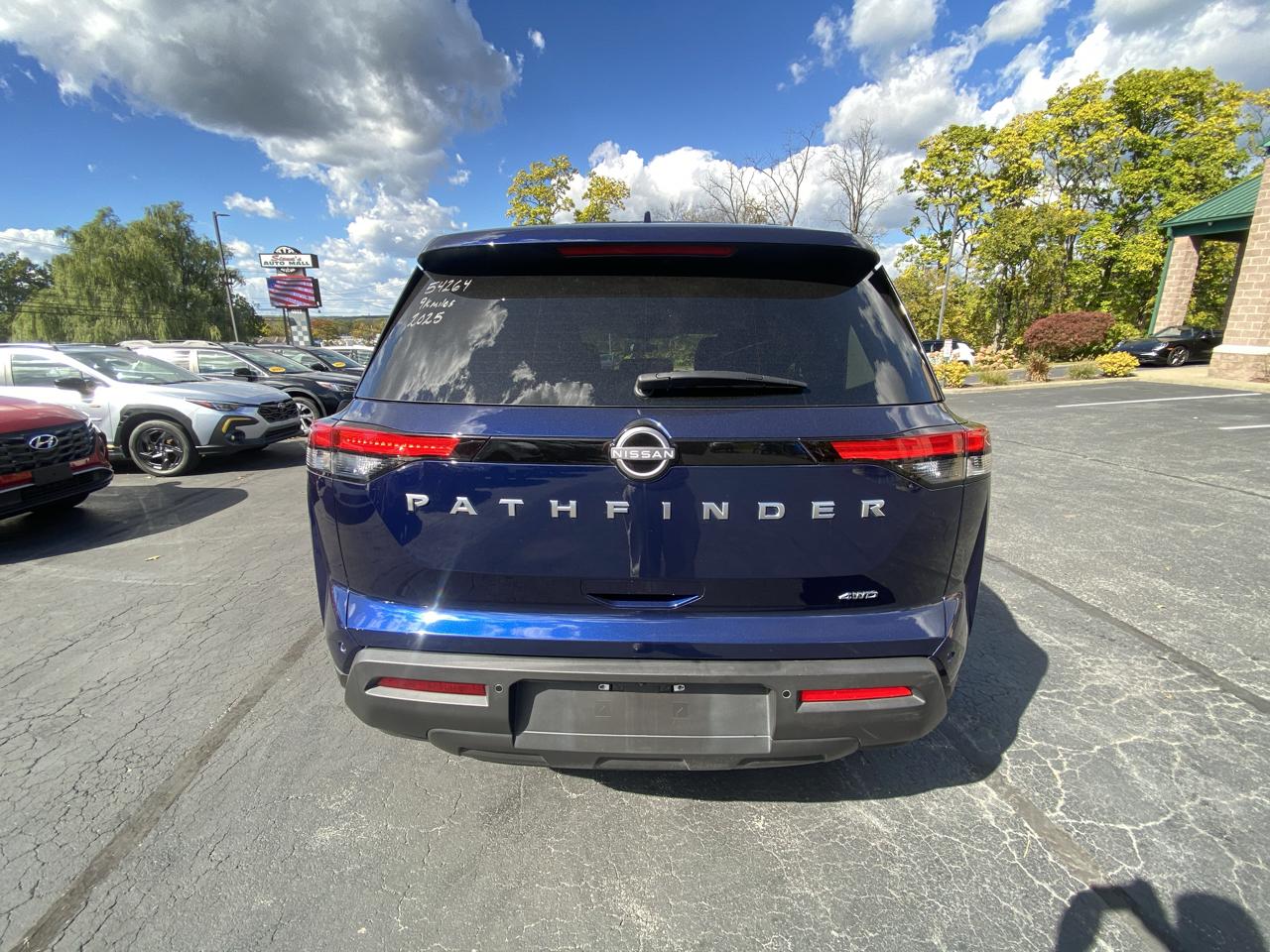 Nissan Pathfinder SV 4WD 2025