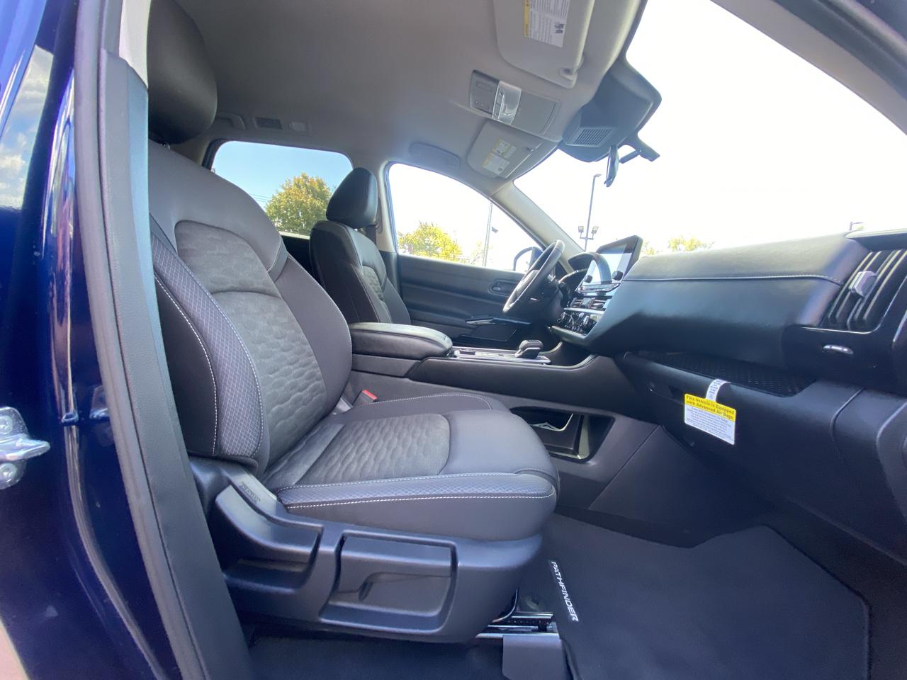 Nissan Pathfinder SV 4WD 2025