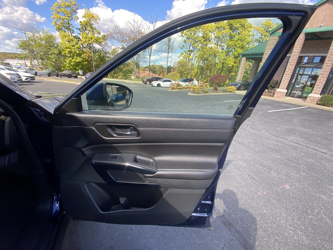 Nissan Pathfinder SV 4WD 2025