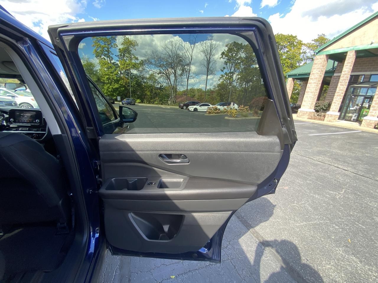 Nissan Pathfinder SV 4WD 2025